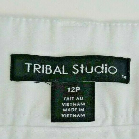 Tribal Studio Women's White Capri Pants With Button Accents Size 12P - Picture 8 of 9